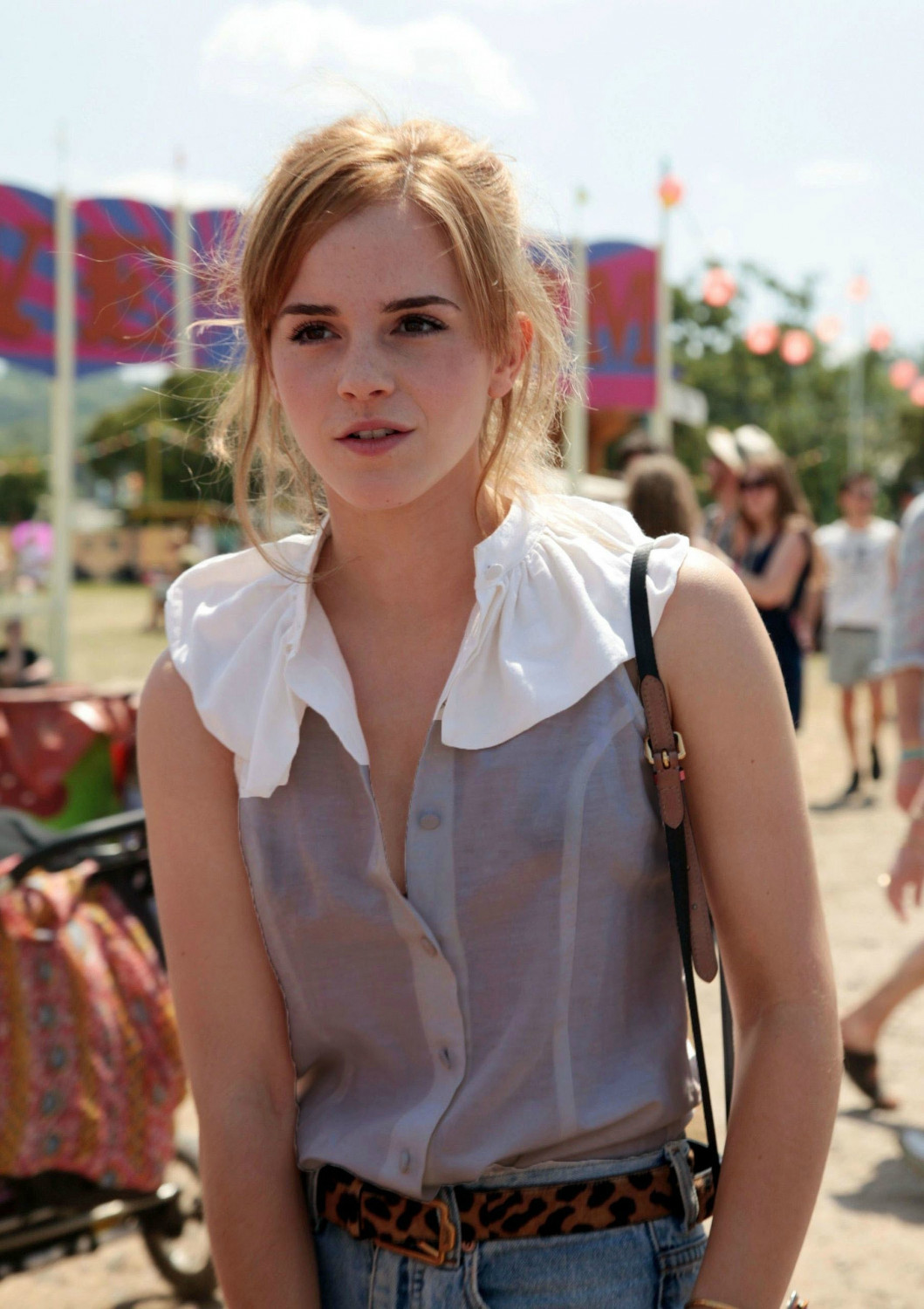 IJyRL8w1 Emma Watson Nude New Photo Gallery And Videos 12.jpg